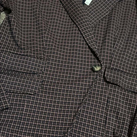 Women's Black and Pink Plaid Jacket‎ - Picture 3 of 6